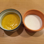 ハングル・タイガー・ダイニング - デザートです。左が「かぼちゃのしるこ」右は「杏仁豆腐」