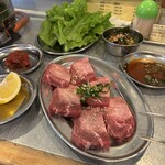 ライオンホルモン - 