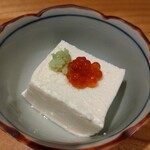 鮨次郎 - お通しはチーズみたいな豆腐
