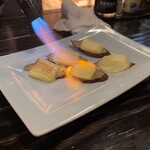秋田長屋酒場 - いぶりがっこチーズ