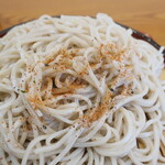 朝日屋 - 七味投下～♪