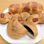 LET IT BAKERY - チョコフランス　と　ベーコンエピ　と　塩パン　美味しい