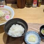 手打ちラーメン 清仁軒 - お馴染みのTKGも注文　玉子を掛けてご飯に混ぜたところを何故撮影しなかったのだろう?