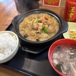 王富貴黄燜鶏 - 