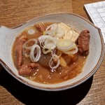 立呑み 晩杯屋 - 煮込み：150円