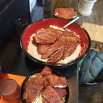 ソー勝屋 - 手前から、僕のがば盛り、週４さんのチャレンジメニュー、イカリングさんの普通盛り