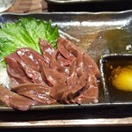 鳥ざん - 馬レバーの刺身