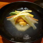 御料理 樋渡 - 椀物　雲丹の甘味が広がります