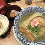 鯛塩そば 灯花 ペリエ千葉店