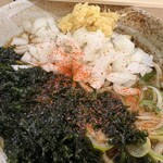 麺処 盛盛 - 新岩海苔そば＋玉ねぎトッピング＋すりおろし生姜＋一味ズームで