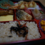 サザエ - おふくろの味弁当（逆