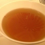 豆乳のフラン、コンソメと共に（ライト・キュイジーヌ）