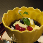 北新地 湯木 - 甘味　珈琲ゼリー フルーツ射込み