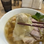 手打ち正麺 Hachimitsu - ワンタンリフト