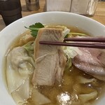 手打ち正麺 Hachimitsu - チャーシューリフト