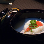 北新地 湯木 - 御椀　蛤しんじょ潮仕立て