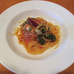 牡蠣入りのトマトパスタ(名前は不明)