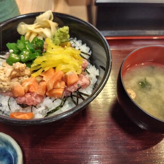 海鮮どんぶり 銀はち_0