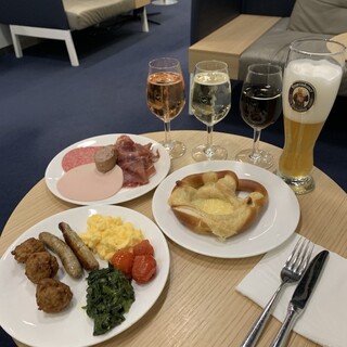 Lufthansa Senator Lounge_0