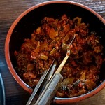 博多とんこつ 真咲雄 - サービスのピリ辛高菜