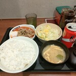 松屋 - 牛あいがけうまトマハンバーグ定食¥1,180＆コーラ¥100