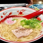 焼とりの八兵衛 - 〆は勿論、博多ラーメン！　豚骨ではなく鶏白湯♫
