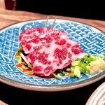 焼とりの八兵衛 - 霜降り馬刺し！旨そう♫