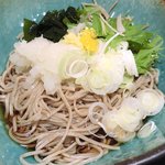 à la 麓屋 - 【'15/01/28撮影】冷たいサラリ 650円 のわかめ、おろし、生姜、水菜、柚子