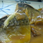 Chousha Shiyokudou Migiwa - この日の魚はサバの味噌煮。かなり美味しい～！