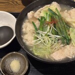 うどん居酒屋 麦笑 - ホルモンうどん