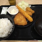 松のや - 料理写真:海鮮盛合せ定食 990円 大盛 無料