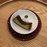 ごはんカフェ いろとりどり - 抹茶のバスクチーズケーキ