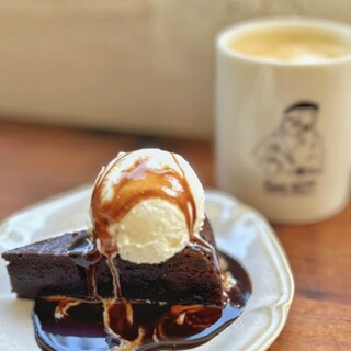 East 42st NEW YORK BROWNIE_1