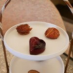 ベージュ アラン・デュカス 東京 - 