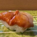 駒寿し - 赤貝。このお店は貝類がいい
