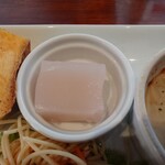 CAFFE SCIMMIA ROSSO - ◯ゼリー
グレープカルピスのゼリーだった