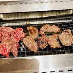 精肉卸問屋直営焼肉店 牛次郎 - 