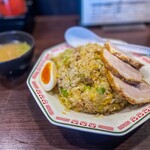 江川亭 - 料理写真:チャーハン大盛1,000円とトッピングチャーシュー450円です。