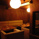 魚せん - 個室ソファー席 ごゆっくりとどうぞ。