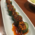 やきとり家すみれ - 浅漬けきゅうりの旨ラーのせ