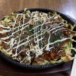 みちばた - お好み焼き(豚玉)。