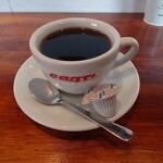 CAFFE SCIMMIA ROSSO - ◯コーヒー
苦味に深み感、落ち着いた酸味感があり
僕的には美味しい味わいだった♪