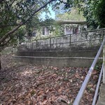 プラウマンズ ランチ ベーカリー - お店への道もおしゃれ②