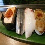 Tamazushi Honten - ランチタイム　にぎり寿司　（一人前半）　の　②　（４貫）