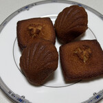 エシレ・パティスリー オ ブール - 皿に移して撮影