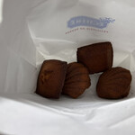 エシレ・パティスリー オ ブール - 結構無雑作に入ってる