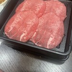しゃぶ葉 - 料理写真:あれ!?後半は厚くなってきたぞ!?