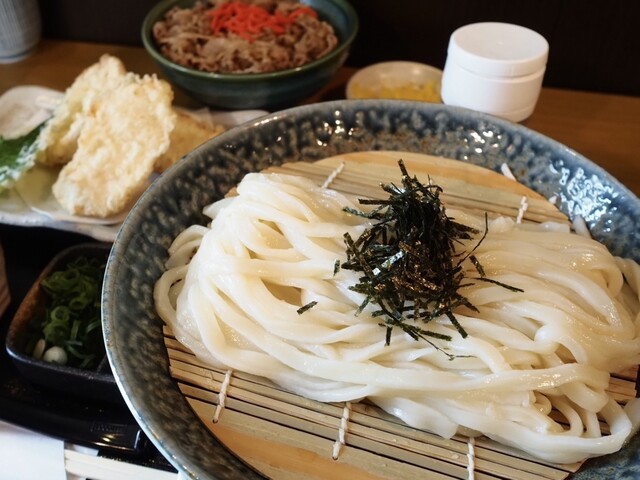 うどん 色彩 - 放出/うどん | 食べログ
