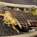 酒粋 醍醐 - 炙りとろしめさばハーフ（1人前）800円