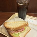 ドトールコーヒーショップ - 料理写真:パストラミポーク&ポテトとアイスコーヒー